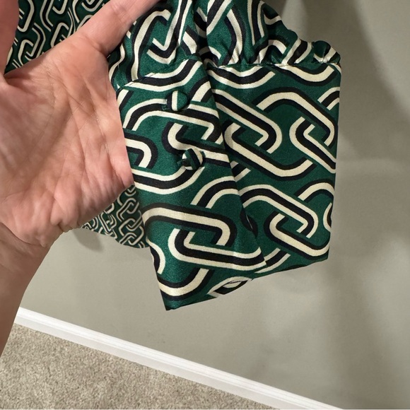 MANGO Mini Dress Green Chain Printed Long Sleeve Dress Size 10 - Picture 6 of 9